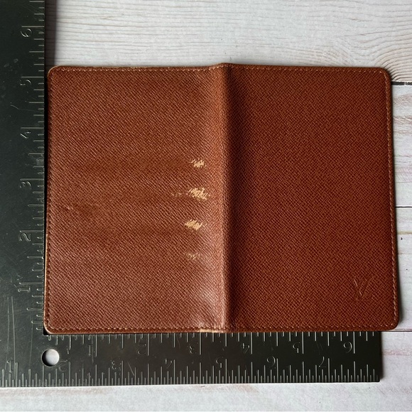 Vintage Luis Vuitton Brown Taiga Leather Card Case - Picture 10 of 10